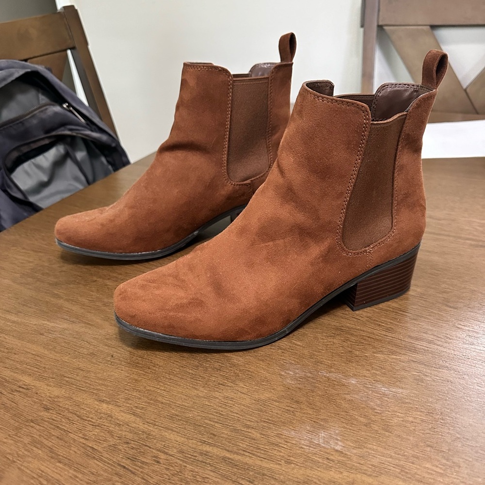 A New Day Ellie Chelsea Boots - Picture 2 of 8